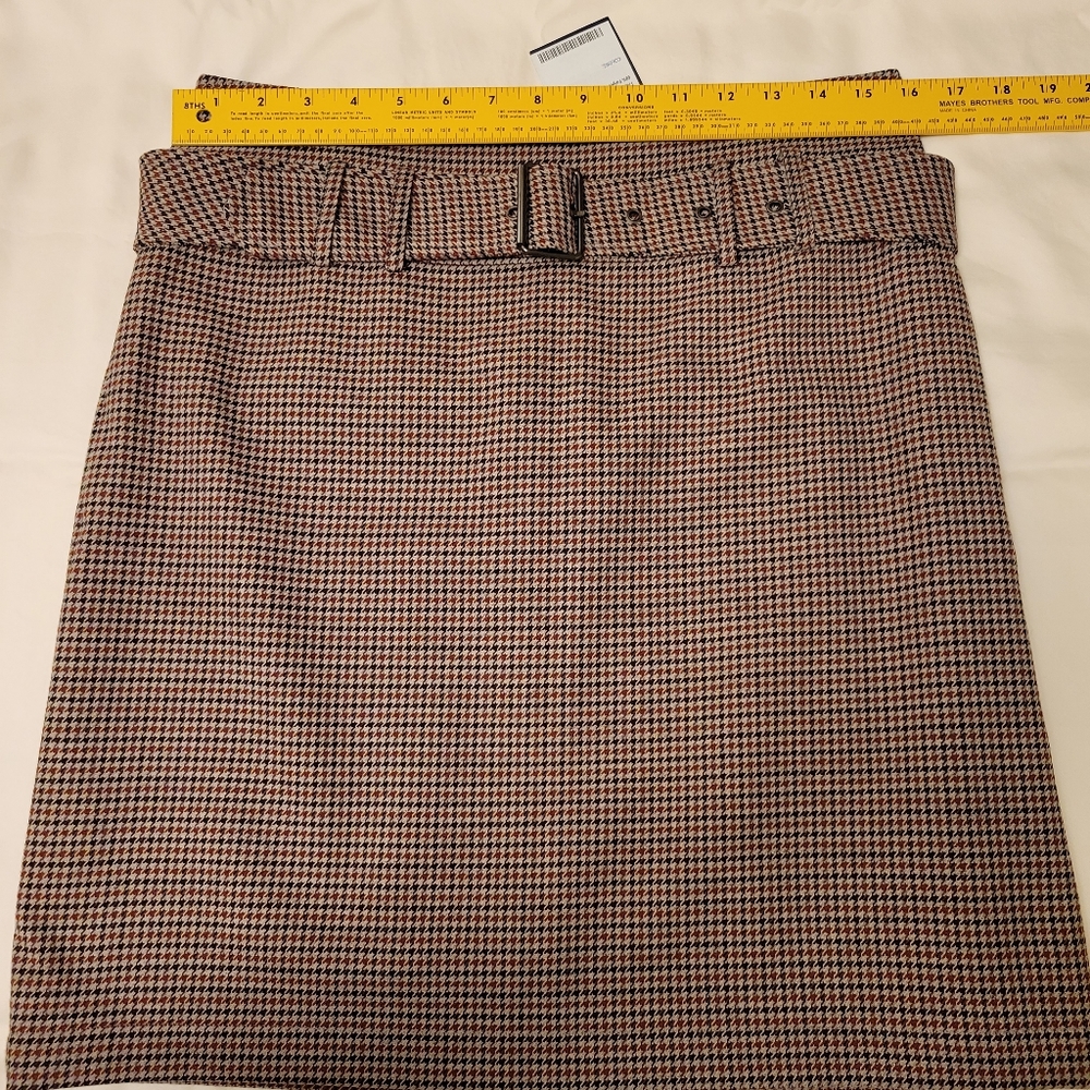 Worth skirt, size 8 NWT